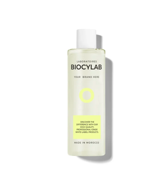 Processus de fabrication des produits cosmétiques dans le laboratoire Biocylab, garantissant qualité et innovation.