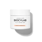 Processus de formulation des produits cosmétiques dans le laboratoire Biocylab, garantissant qualité et efficacité.