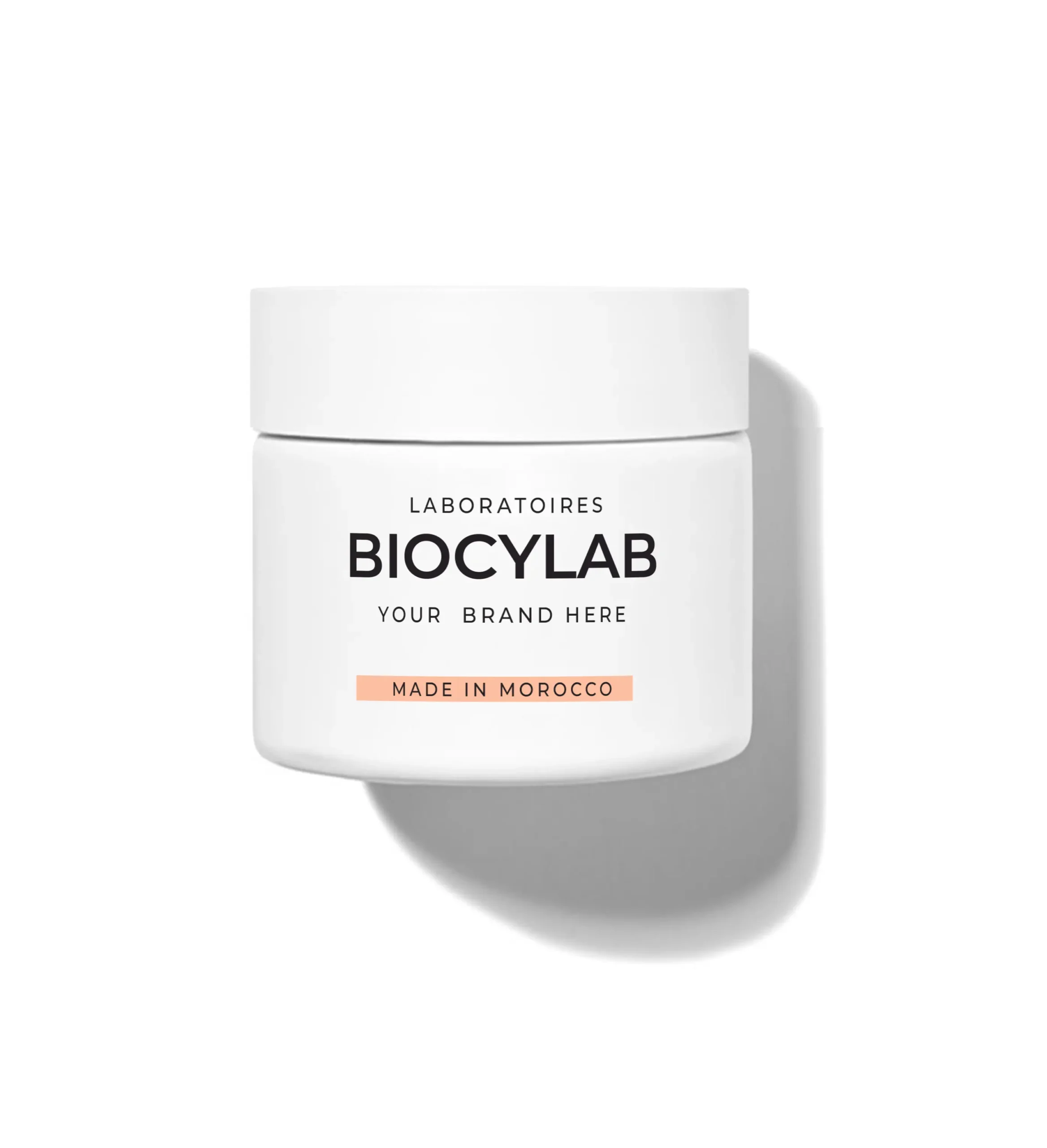 Processus de formulation des produits cosmétiques dans le laboratoire Biocylab, garantissant qualité et efficacité.